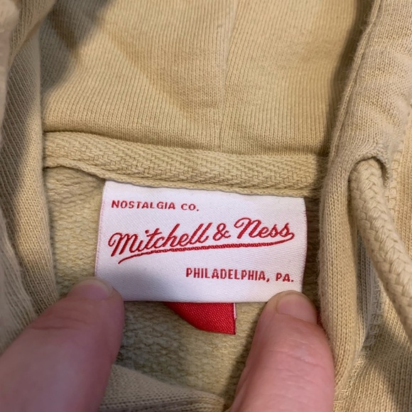 Mitchell & Ness Toronto Raptors Hardwood Classics Vintage Logo Hoodie XL - Picture 3 of 6